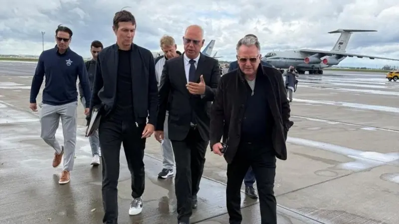 Two of US President Donald Trump's top envoys have arrived in Moscow ahead of a weekend of talks aimed at accelerating efforts to end the war in Ukraine.